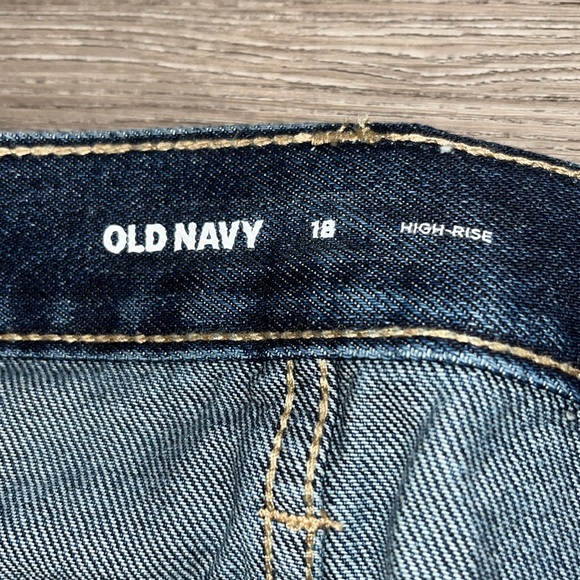 Old Navy Denim Midi Button-Front Skirt - Picture 3 of 3